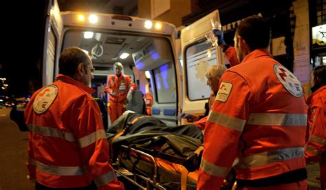 Degenera La Lite Tra Quattro Amici Coppia Accoltellata Da Enne