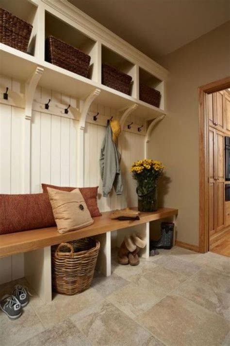 40 Easy Small Mudroom And Entryway Decor Ideas Home Room Planning