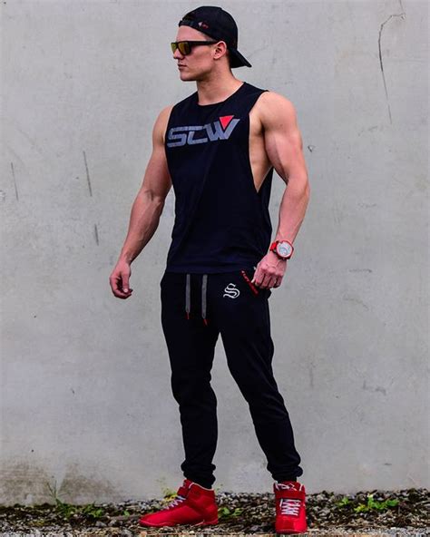 This selection of men's sportswear has everything you could need to keep you looking great while achieving your fitness goals. Men's workout outfits - 20 Athletic Gym-wear Ideas for Men