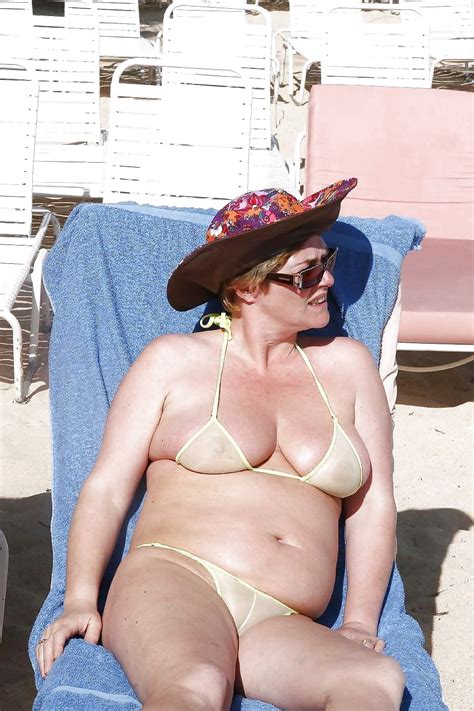 Bbw Matures And Grannies At The Beach 271 15 Pics Xhamster