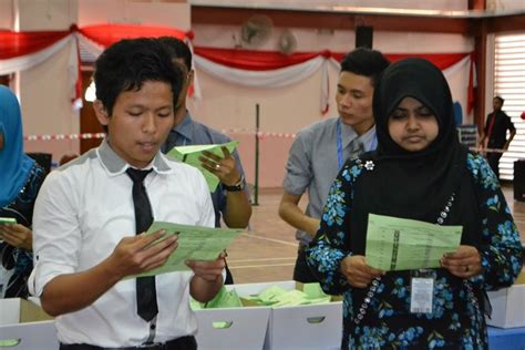 Jika dikonversi dalam rupiah dengan nilai tukar rp13.000, maka satu tulisan di situs itu dihargai mulai rp975.000 hingga rp1.300.000. Ini Cara Dan Proses Pengiraan Undi Pilihan Raya Umum ...