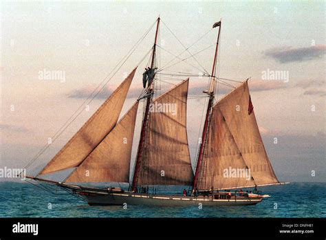 Two Masts Gaff Rigged Schooner Sails The Pacific Ocean Stock Photo Alamy