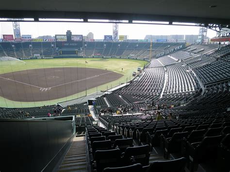 Seat line up シート一覧 how to 活用方法 owner's benefit ご契約特典 owner's & user's voice ご利用者様の声 enjoy koshien 甲子園球場の楽しみ方 ※本サイト内の一部写真はイメージです。 トップ 甲子園 グリーン シート 上段 - 写真と画像