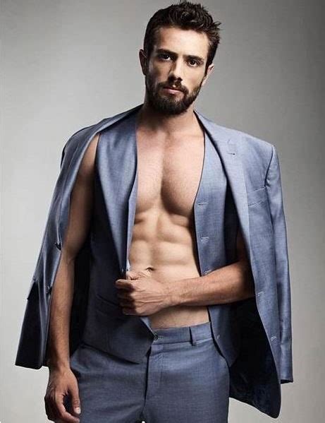 De acordo com postagem no perfil oficial do instagram de rafael, ele sofre de uma miocardiopatia hipertrófica congênita (uma doença cardíaca. Poze Rafael Cardoso - Actor - Poza 6 din 37 - CineMagia.ro