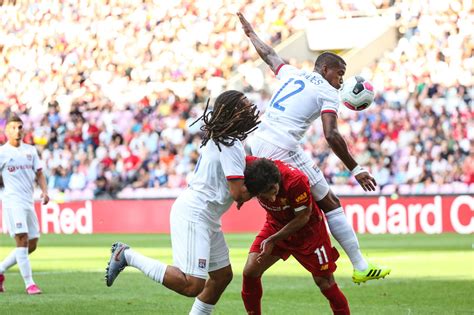 Football Revivez La Défaite De Lyon Face à Liverpool à Genève En Images