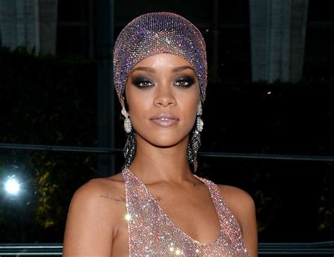 Rihanna Stuns In Sheer Dress As Shes Honored For Style At Cfda Fashion