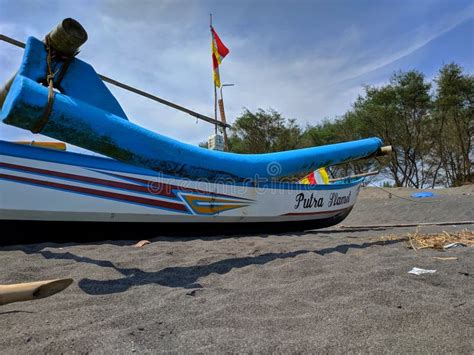 Traditional Fishing Boat On The Beach Editorial Photo Image Of Canoe