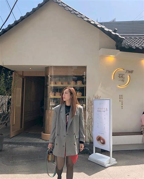 Yen Nhi Nguyen On Instagram “🧡 Throwback Kirstyninkorea Seoul