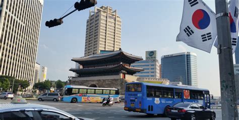 Pengangkutan awam merupakan salah satu kemudahan yang dinikmati oleh masyarakat bandar untuk menghubungkan mereka dari satu destinasi ke destinasi seterusnya pada era globalisasi ini. Tambang Tren, Bas Percuma Jika Udara Teruk Di Seoul ...