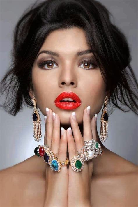 Pin By Pufhen On Make Up Beautiful Jewelry Fashion Jewelry Luxury