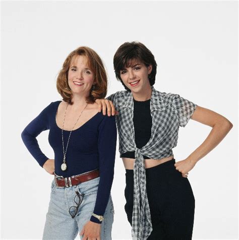 Caroline In The City Lea Thompson And Amy Pietz Sitcoms Online Photo Galleries