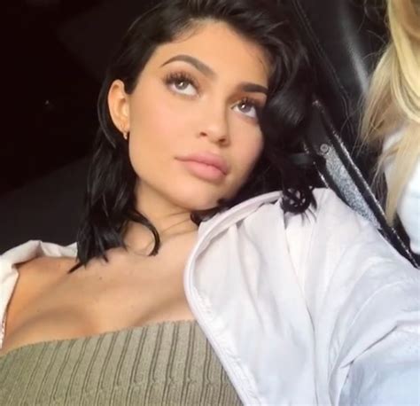 Kylie Jenner Underboob Selfie Sparks Frenzy On Instagram Daily Star