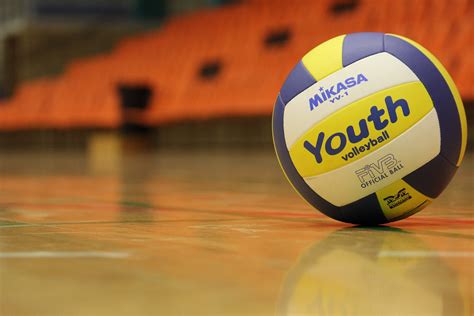 Volleyball) adalah permainan olahraga yang dimainkan oleh dua grup berlawanan. Live, Love, Volleyball - Volleyball spielen in Wien ...
