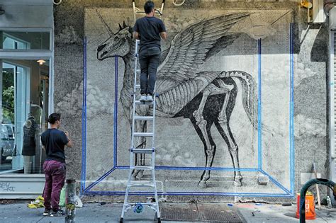 Street Artist Alexis Diaz Paints The Rag Bone Wall New York 2017