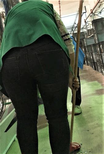 Blonde Pawg Milf Bends Over At Work Tight Jeans Forum