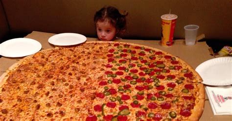 Always Order The Biggest Pizza You Can Get 7 Fawesome Food Facts
