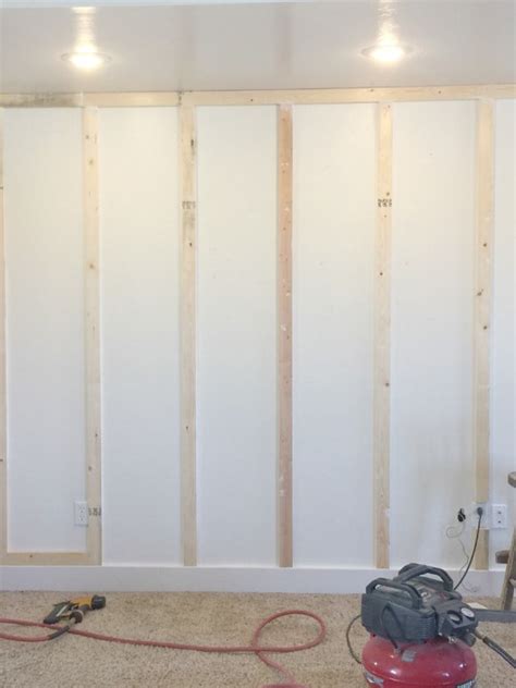 Remodelaholic How To Diy Floor To Ceiling Board And Batten
