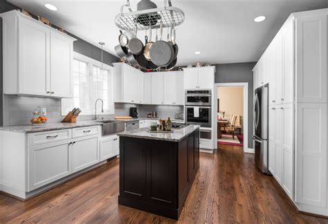 For nearly 30 years, omega kitchen & bath specializes in helping our clients in orlando, fl turn their kitchens into beautiful spaces. Remodeling Kitchen Cabinets Orlando - Kitchen Cabinets Orlando