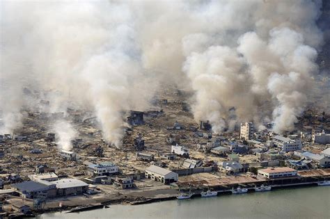 Japan Tsunami 60 Powerful Photos Of The Earthquake And Nuclear