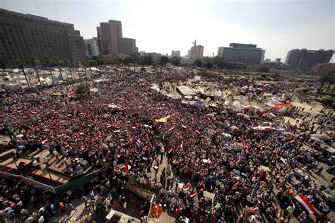Il Video Shock Dell Aggressione Di Una Donna A Piazza Tahrir Che Fa