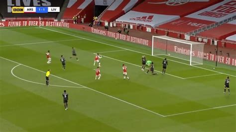 Video: Liverpoolin alakerta on jo lomatunnelmissa - Alisson ja Virgil pupelsivat räikeästi ...