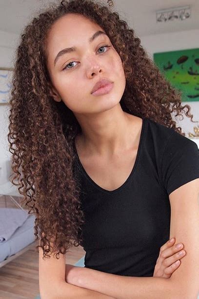 how to style your natural curls mixed girl curly hair curly girl hairstyles mixed girl