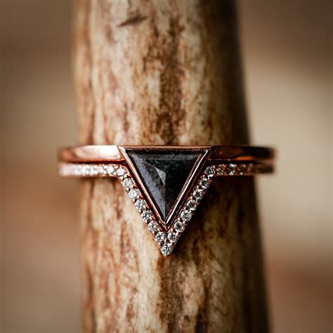 The 17 Best Etsy Engagement Rings of 2021 | Green Wedding Shoes