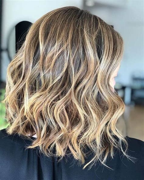 There are only a few highlights throughout the hair, but they make a. 50 Best and Flattering Brown Hair with Blonde Highlights ...