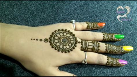 These designs are a combination of east and west design patterns of applying mehandi. Palm Simple Mehndi Designs Back Hand