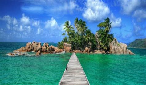 It consists of 115 islands. Les Voyages de Joséphine - Voyage Seychelles - Croisiere ...
