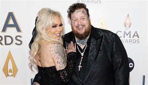 Jelly Roll And Wife Bunnie Xo Look So In Love On Cma Awards 2023 Red
