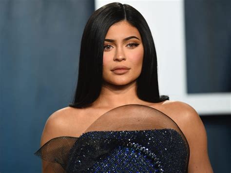 Kylie Jenner Shares Before And After Photos Of Her Makeup Routine