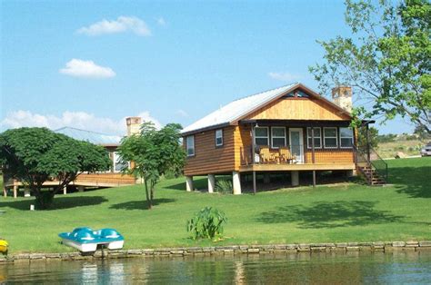 2113 barbaro way, unit 13, spicewood, tx.situated in spicewood, this cabin is within 1 mi (2 km) of colorado river and lake travis. Vacation Rentals Lake LBJ, Tx | Water Front Cabin Rentals ...