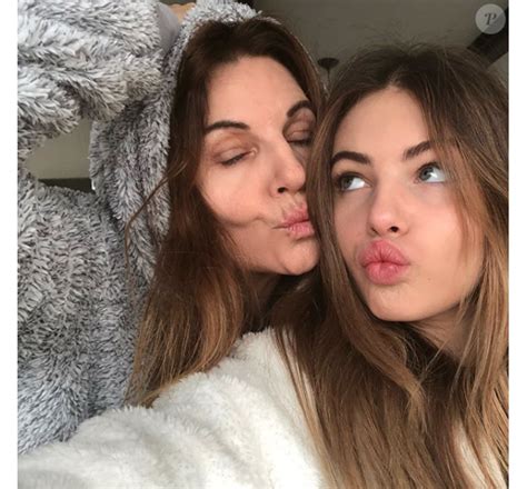 V Ronika Loubry Et Sa Fille Thylane Blondeau Troublants Sosies Si Complices Purepeople