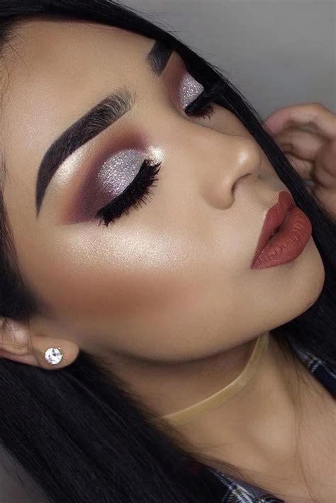 46 Stunning Holiday Makeup Ideas To Look Beautiful All Day Long