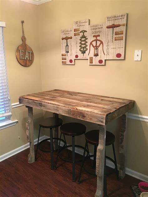 A pdf of the free plans includes diagrams, a cut list, a materials list, and building directions. Kitchen bar height table for the rustic farmhouse style. Handmade from pallets. | Kitchen bar ...