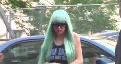 Amanda Bynes Arrives For Court In Aqua Wig Videos Metatube