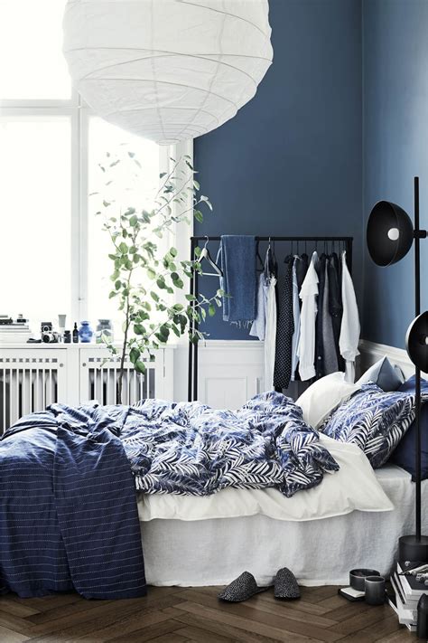 Navy blue can also bring springtime freshness to a room depending on the other color choices you make for space. 16 Best Navy Blue Bedroom Decor Ideas for a Timeless ...