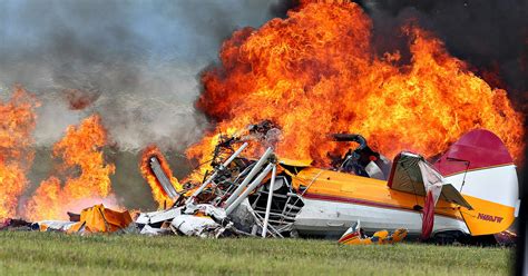 Ohio Airshow Resumes After Stuntwoman Pilot Die Cbs News
