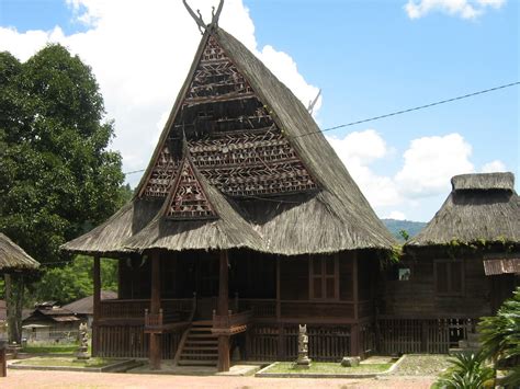 Rumah Adat Sumatera Utara Nama Filosofi Ciri Khas Bagian Bagian