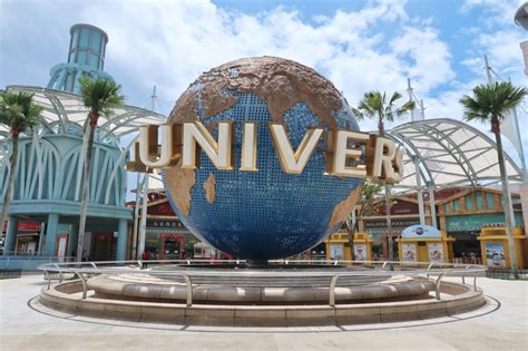 Review Universal Studios Singapore Christmas Edition Resorts World