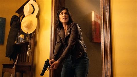 Neve Campbell Returning As Sidney Prescott In Scream I Couldn T Be More Thrilled Abc