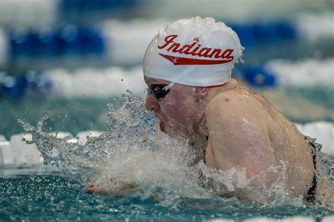 Lilly King Downs American Ncaa Record In 100 Breast With 5715 Swimming World News