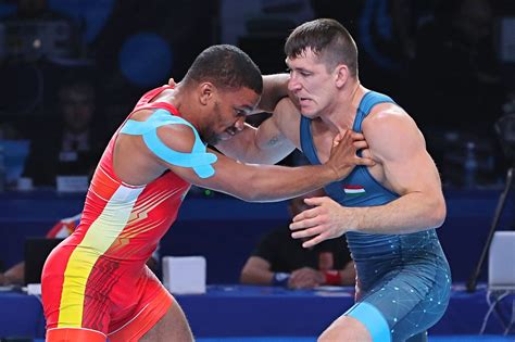 Tamás lőrincz (born 20 december 1986) is a hungarian wrestler. Bírói intéssel szenvedett vereséget Lőrincz Viktor a fináléban