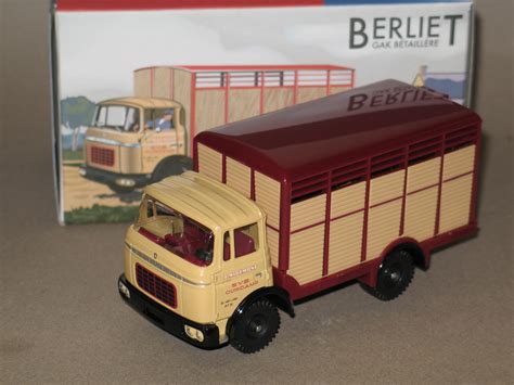 And it's so easy to make, nathan (he's 10) can make it all by himself. BERLIET GAK BETAILLERE 1962 CIJ NOREV 1/43°