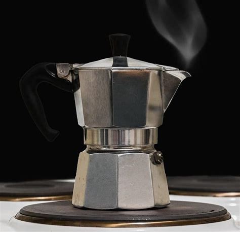 How To Use A Moka Pot Stovetop Espresso Brewing Guide Moka Pot Coffee Moka Pot Best Coffee