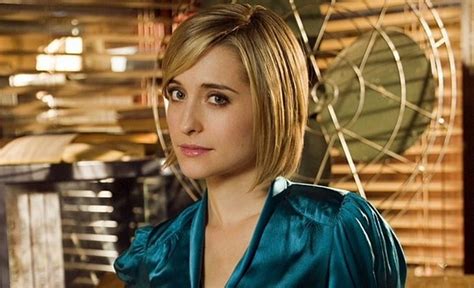 ‘smallville Actress Allison Mack Arrested In Nxivm Sex Cult Case