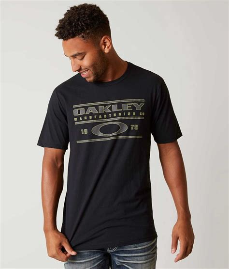 Oakley Stack T Shirt Mens T Shirts In Blackout Buckle Mens Tshirts Mens Shirts T Shirt