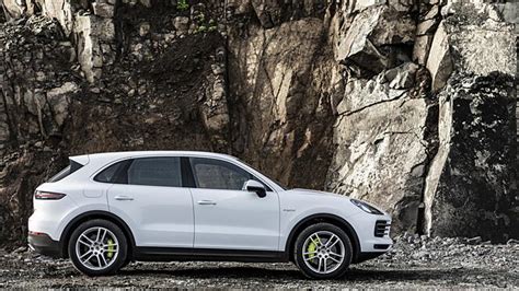Porsche Cayenne Price Images Colours And Reviews Carwale