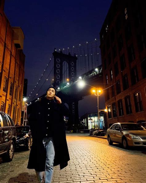 Pada 15 maret 'vogue korea' melalui instagramnya mengupload foto dan menuliskan mulai dari 16 maret pertunjukkan karya mockrin yang menggambar exo akan dipertunjukkan di galeri perrotin. Bikin Kagum, 9 Foto Instagram Suho EXO yang Super Estetik ...